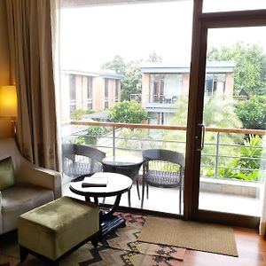 Luxury Room Courtyard View Balcony Twin Bed